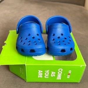 Toddler crocs